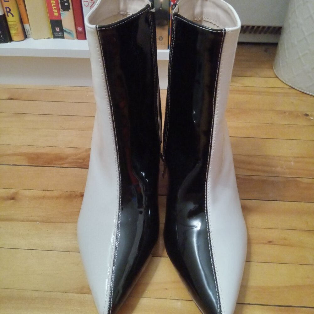 Black & White Day-Vine Boots